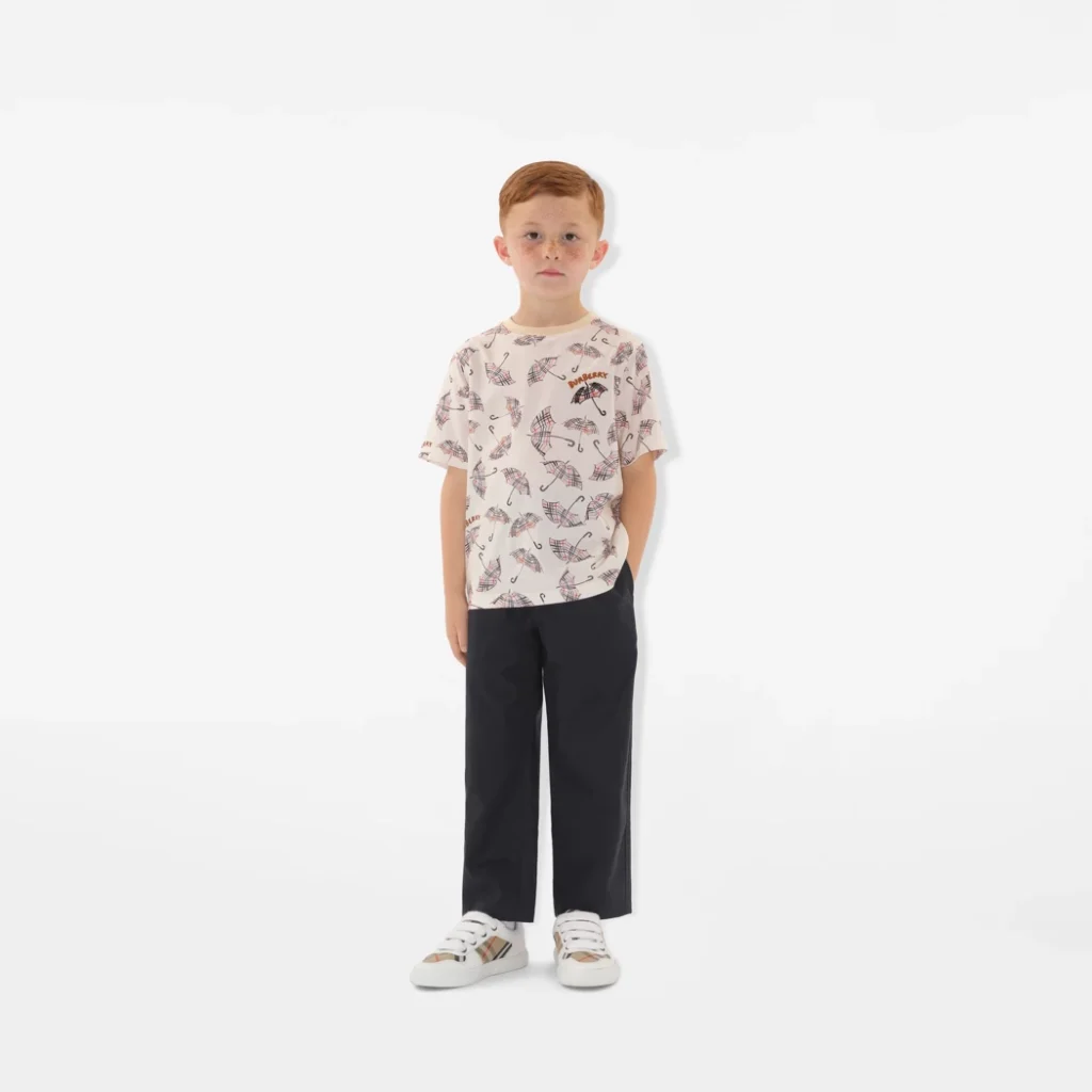 Burberry: Timeless Fashion with Bristish Elegance #BevHillsMag, #BeverlyHills, #BeverlyHillsMagazine, #Burberry, #LuxuryFashion, #ModernStyle, #ShopFashionOnline, #FashionForWomen, #IconicStyle, #BritishLuxury