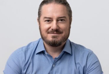 Sylvain Horwood: Illuminating Wellness with Natural Sun Care  #BeverlyHills #BeverlyHillsMagazine #BevHillsMag #NewPodcasts #Podcasts #PodcastInterviews #Business #BusinessLeaders #NaturalHealth #SunCare