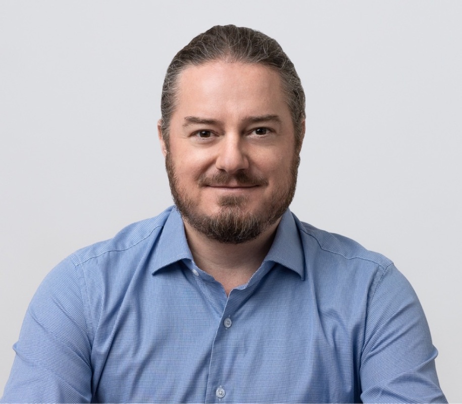 Sylvain Horwood: Illuminating Wellness with Natural Sun Care #BeverlyHills #BeverlyHillsMagazine #BevHillsMag #NewPodcasts #Podcasts #PodcastInterviews #Business #BusinessLeaders #NaturalHealth #SunCare