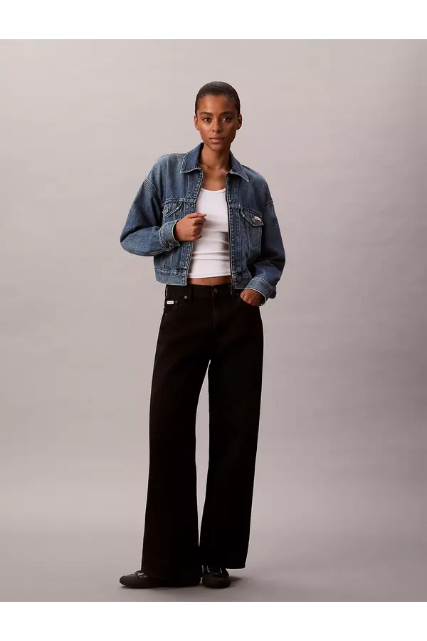 Calvin Klein: Iconic Style for Modern Living #BevHillsMag, #BeverlyHills, #BeverlyHillsMagazine, #CalvinKlein, #ModernFashion, #StyleInspiration, #ShopCalvinKlein, #LuxuryLifestyle, #TimelessStyle, #FashionForAll