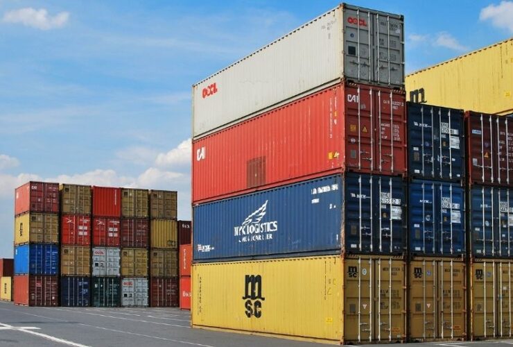 Can I Use Shipping Containers for Storage? #beverlyhills #beverlyhillsmagazine #bevhillsmag #storagecontainers #shippingcontainers #storageunit
