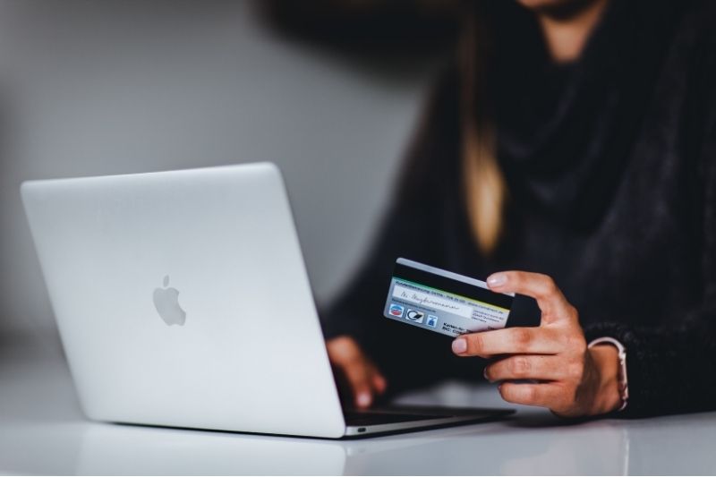 Can You Save Money by Shopping Online? #shoppingonline #beverlyhillsmagazine #beverlyhills #discountcodes #coupons #shippingcosts #shoponline #bevhillsmag