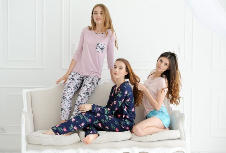 Celebrate Every Holiday in Style: Women's Pajamas for Every Occasion #beverlyhills #beverlyhillsmagazine #womenpajamas #fashionablepajamas #festivepajamas #luxuriouspajamas