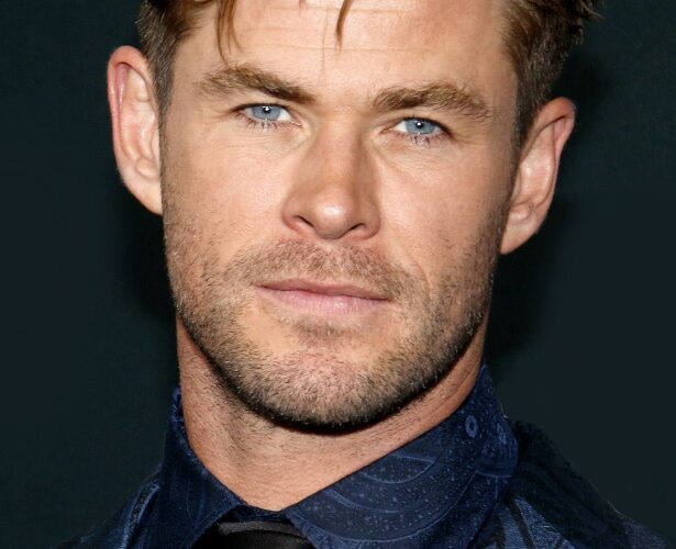 Hollywood Spotlight: Chris Hemsworth #bevhillsmag #beverlyhillsmagazine #beverlyhills #celebrities #moviestars #hollywoodspotlight #celebrities #chrishemsworth