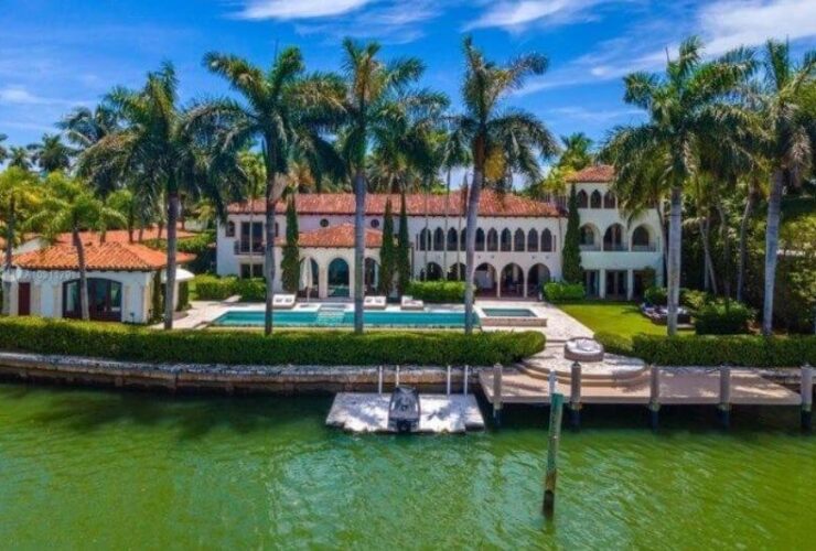 Cher's Stunning La Gorce Island Mansion!: #beverlyhills #beverlyhillsmagazine #bevhillsmag #cher #lagorceislandmansion #luxuryhomes #cherhomes #homedecoration #homedecor #vacationhome