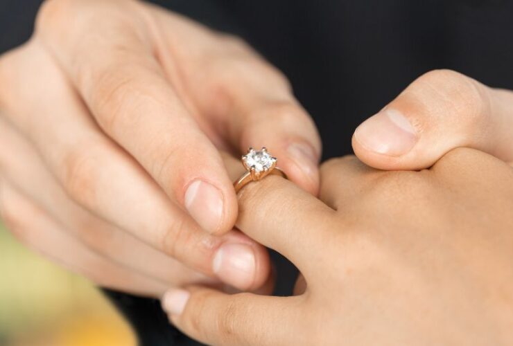 Choosing between Halo vs. Solitaire Rings #beverlyhills #beverlyhillsmagazine #haloengagementring #bridalbands #solitairerings