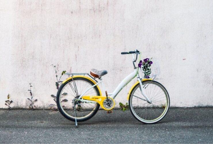 Comfort vs Hybrid Bikes: Which Is Better? #beverlyhills #beverlyhillsmagazine #bike #outdoorfitness #hybridbikes #comfortbikes #bikingaccessories #cyclingbikes #bevhillsmag