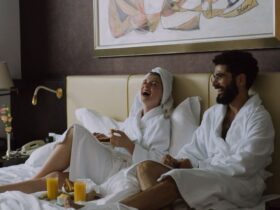 Cotton vs. Microfiber Hotel Spa Bathrobes: Unraveling the Luxurious Choice #beverlyhills #beverlyhillsmagazine #wafflerobes #microfiberrobes #cottonrobes #comfortandluxury