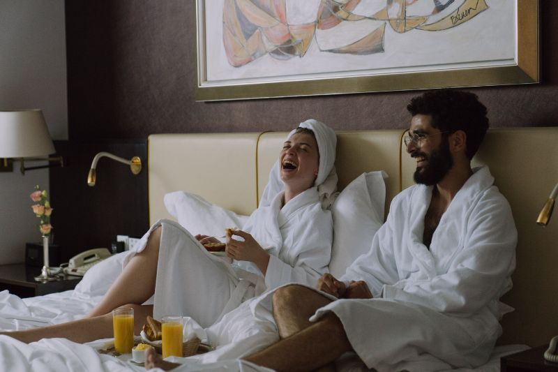 Cotton vs. Microfiber Hotel Spa Bathrobes: Unraveling the Luxurious Choice #beverlyhills #beverlyhillsmagazine #wafflerobes #microfiberrobes #cottonrobes #comfortandluxury