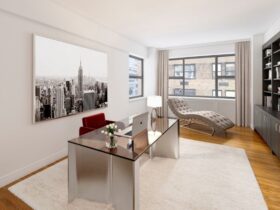 Dame Joan Collins Lists Manhattan Pied-A-Terre:#beverlyhillsmagazine #beverlyhills #bevhillsmag #damejoancollins #manhattan #luxuryrealestate #manhattanpiedaterre #hollywood #hollywoodcelecrities #celebrityhomes