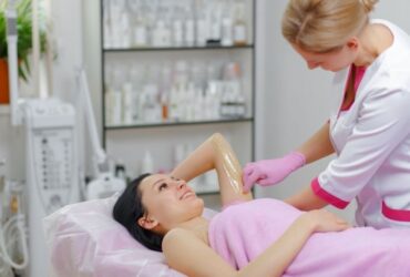 Discover the Best Ways To Tackle Hair Removal #beverlyhills #beverlyhillsmagazine #bevhillsmag #sugarhairremoval #waxing #hairremovalcream #bodyhair #lumihairremoval