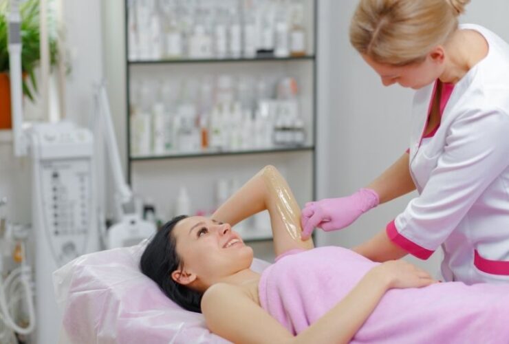 Discover the Best Ways To Tackle Hair Removal #beverlyhills #beverlyhillsmagazine #bevhillsmag #sugarhairremoval #waxing #hairremovalcream #bodyhair #lumihairremoval