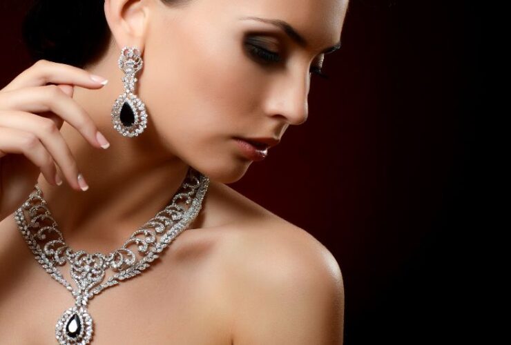 Discover the Timeless Elegance of Nikola Valenti Jewelry #beverlyhills #beverlyhillsmagazine #engagementring #nikolavalenti #necklaces #bracelets #timelesselegance