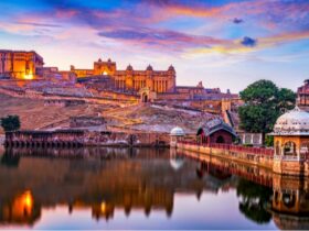 Discovering the Charms of Jaipur: Must-Visit Destinations in the Pink City #beverlyhills #beverlyhillsmagazine #jaipur #royalresidence #artworkofjaipur #watercraftride #pinkcity #mustvisitdestinations