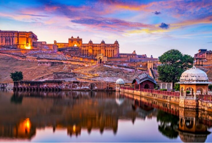 Discovering the Charms of Jaipur: Must-Visit Destinations in the Pink City #beverlyhills #beverlyhillsmagazine #jaipur #royalresidence #artworkofjaipur #watercraftride #pinkcity #mustvisitdestinations