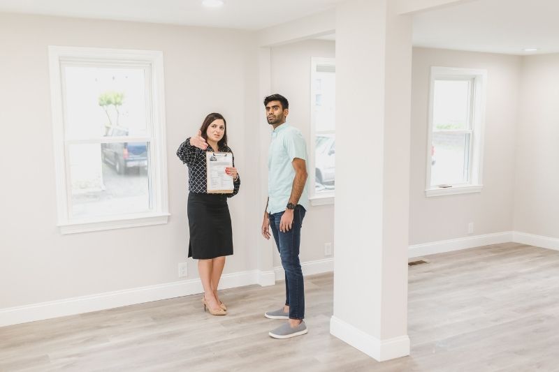 Do These 4 Things Before Moving To A New Home #beverlyhills #beverlyhillsmagazine #bevhillsmag #movingtoanewhome #movingout #movingtruckrentals