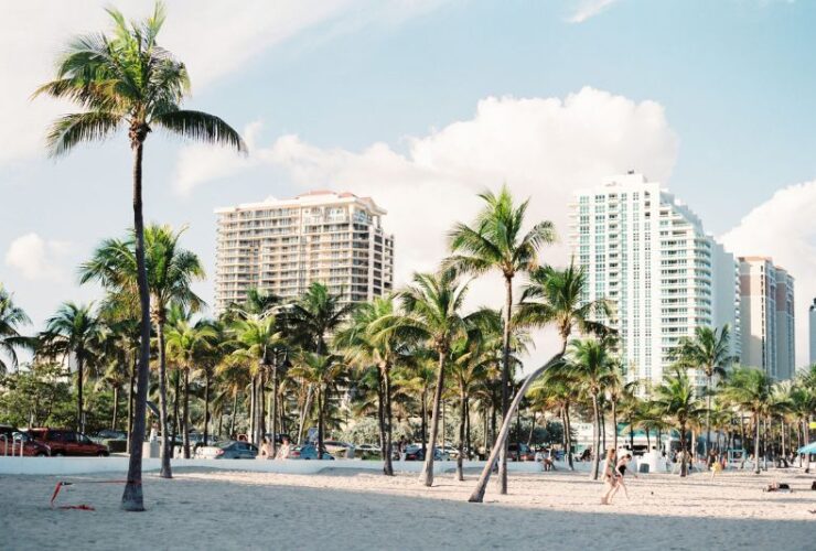 Dolce & Gabbana: The Miami Takeover #beverlyhills #beverlyhillsmagazine #luxuriouslifestyle #Dolce&Gabbana #MiamiArtWeek #fashionindustry #worldoffashion