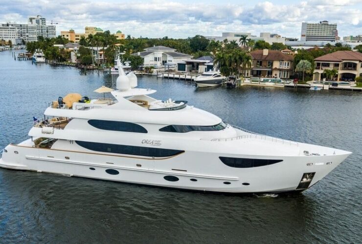 Dreamer superyacht #yachts #luxuryyachts #bevhillsmag #beverlyhillsmagazine #beverlyhills