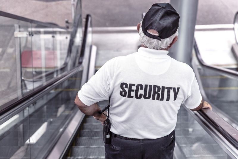 Equipping Your Security Guards: 5 Important Steps #beverlyhills #beverlyhillsmagazine #bevhillsmag #securityguards #homesecurityguards #homesecuritysystems #homeprotection