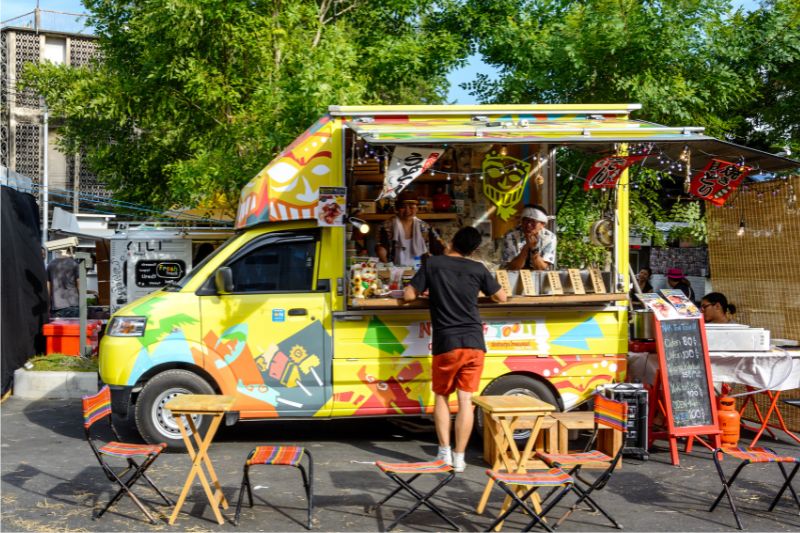 Everything You Need To Know About Starting A Business On Wheels #beverlyhills #beverlyhillsmagazine #businessonwheels #mobileboutique #foodtruck #petgroomingvan #socialmediaplatforms #financialadvisor