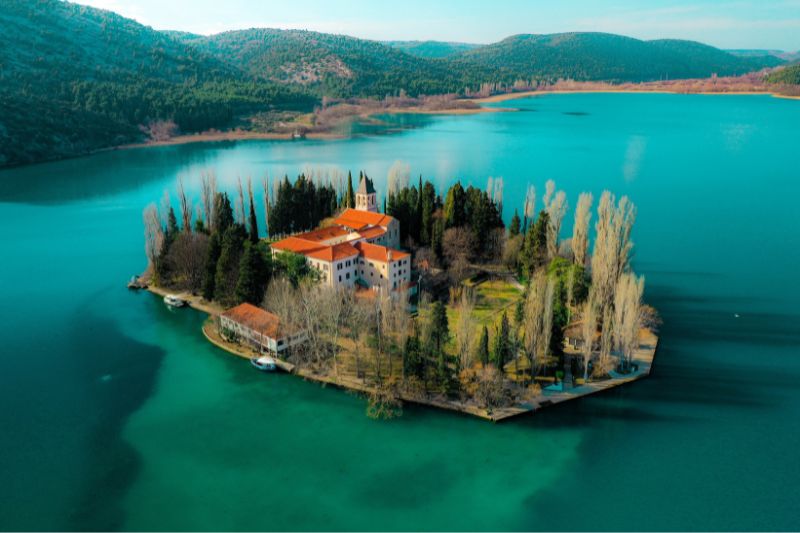 Experience Croatia: Places That You Need to Visit #beverlyhills #beverlyhillsmagazine #beautifulcity #populardestinations #croatia #destinationsfortourists