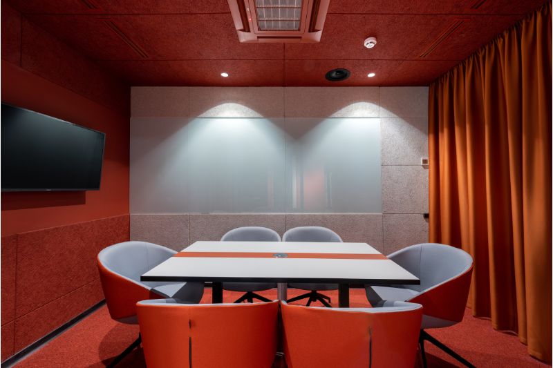 Expert Tips for Choosing Commercial Lighting Fixtures #beverlyhills #beverlyhillsmagazine #typesoflightingfixtures #energy-savingtechnology #commercialspace #lightingfixtures