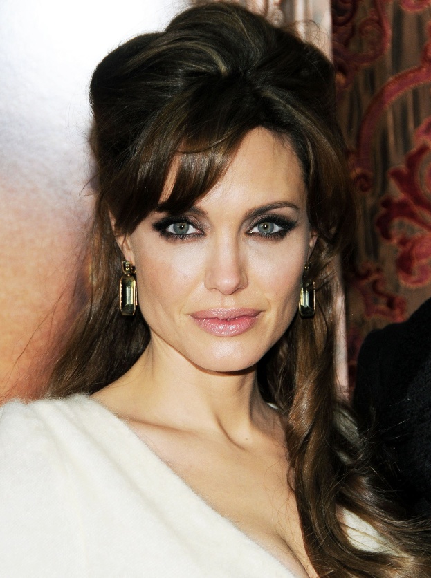 Hollywood Spotlight: Angelina Jolie #beverlyhills #beverlyhillsmagazine #bevhillsmag #celebrities #angelinajolie #moviestars