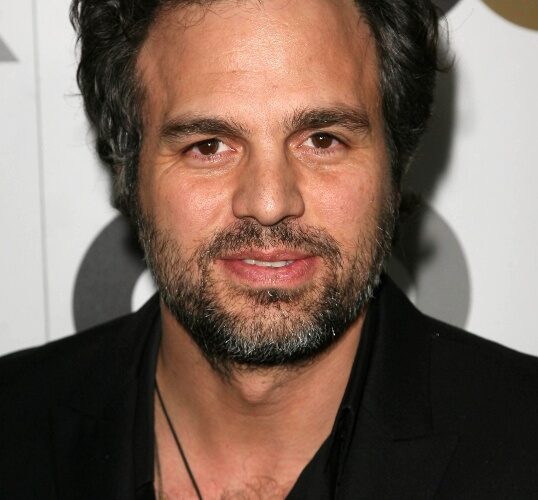 Hollywood Spotlight: Mark Ruffalo #bevhillsmag #beverlyhillsmagazine #beverlyhills #celebrities #moviestars #hollywoodspotlight #celebrityspotlight #markruffalo #hollywoodspotlight
