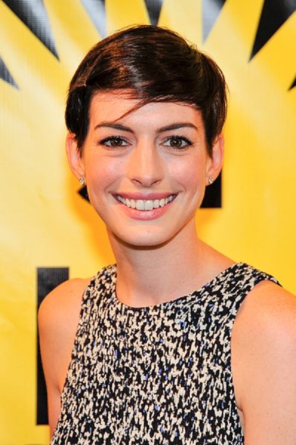 Anne Hathaway #bevhillsmag #beverlyhillsmagazine #beverlyhills #celebrities #moviestars #hollywoodspotlight #celebrityspotlight #annehathaway