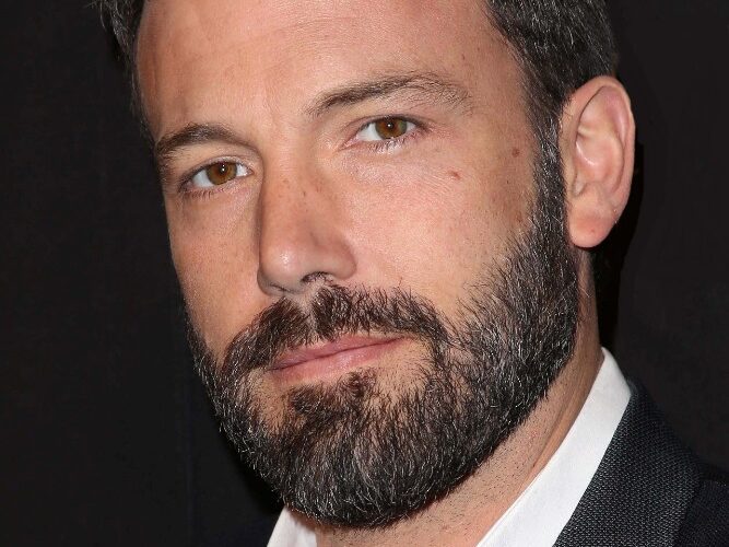 Ben Affleck #bevhillsmag #beverlyhillsmagazine #beverlyhills #celebrities #moviestars #hollywoodspotlight #celebrityspotlight #benaffleck #hollywoodspotlight