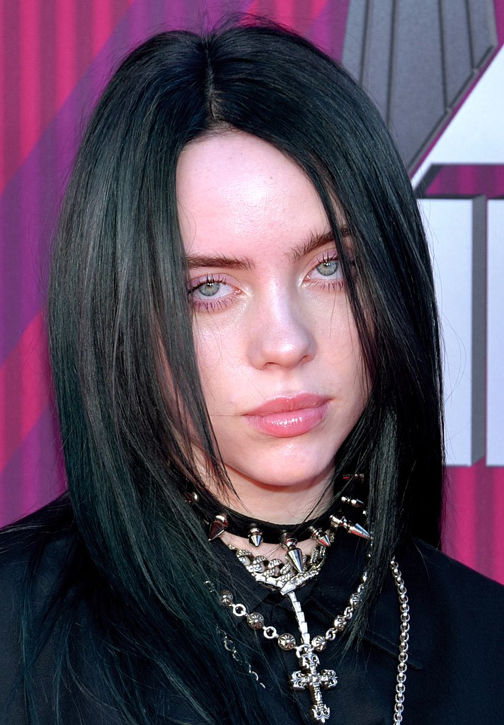 Billie Eilish #bevhillsmag #beverlyhillsmagazine #beverlyhills #celebrities #moviestars #hollywoodspotlight #celebrityspotlight #bilieeilish
