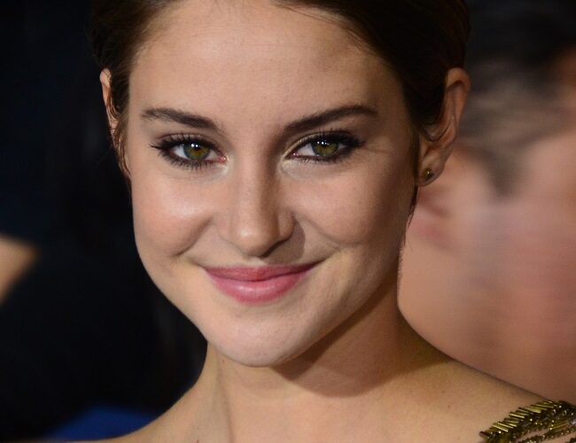 Shailene Woodley #bevhillsmag #beverlyhillsmagazine #beverlyhills #celebrities #moviestars #hollywoodspotlight #celebrityspotlight #shailenewoodley