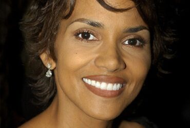 Halle Berry #bevhillsmag #beverlyhillsmagazine #beverlyhills #celebrities #moviestars #hollywoodspotlight #celebrityspotlight #halleberry