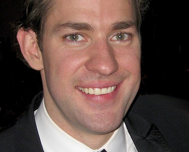 John Krasinski #bevhillsmag #beverlyhillsmagazine #beverlyhills #celebrities #moviestars #hollywoodspotlight #celebrityspotlight #Johnkrasinski