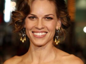 Hollywood Spotlight: Hilary Swank #bevhillsmag #beverlyhillsmagazine #beverlyhills #celebrities #moviestars #hollywoodspotlight #celebrities #hilaryswank
