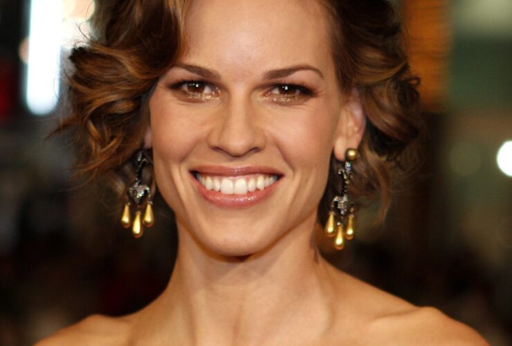 Hollywood Spotlight: Hilary Swank #bevhillsmag #beverlyhillsmagazine #beverlyhills #celebrities #moviestars #hollywoodspotlight #celebrities #hilaryswank