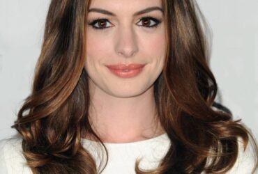 Hollywood Spotlight: Anne Hathaway #bevhillsmag #beverlyhillsmagazine #beverlyhills #celebrities #moviestars #hollywoodspotlight #celebrities #AnneHathaway