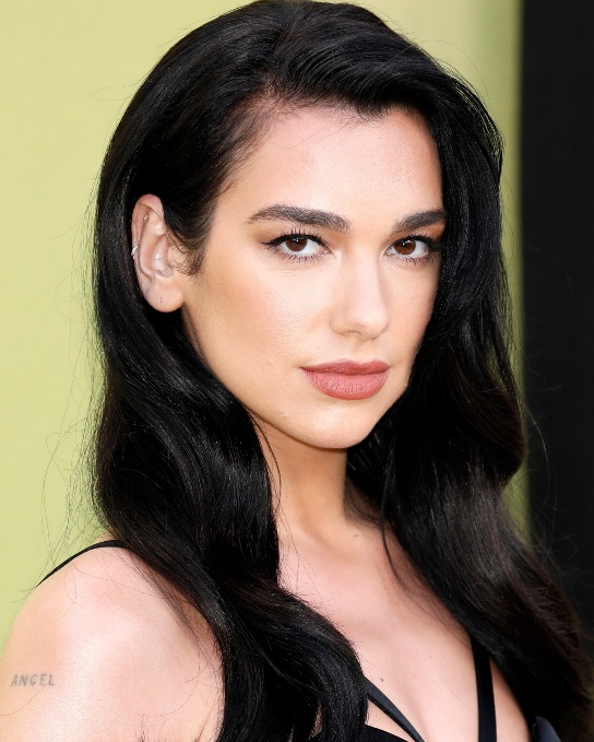 Hollywood Spotlight: Dia Lipa #bevhillsmag #beverlyhillsmagazine #beverlyhills #celebrities #moviestars #hollywoodspotlight #celebrities #dualipa