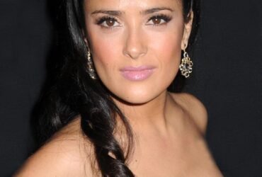Salma Hayek #bevhillsmag #beverlyhillsmagazine #beverlyhills #celebrities #moviestars #hollywoodspotlight #celebrityspotlight #salmahayek