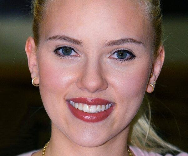 Scarlett Johansson #bevhillsmag #beverlyhillsmagazine #beverlyhills #celebrities #moviestars #hollywoodspotlight #celebrityspotlight #ScarlettJohansson