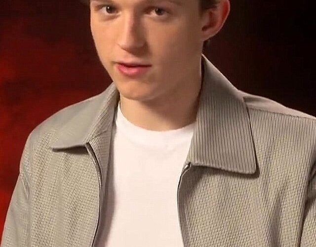 Tom Holland #bevhillsmag #beverlyhillsmagazine #beverlyhills #celebrities #moviestars #hollywoodspotlight #celebrityspotlight #tomholland