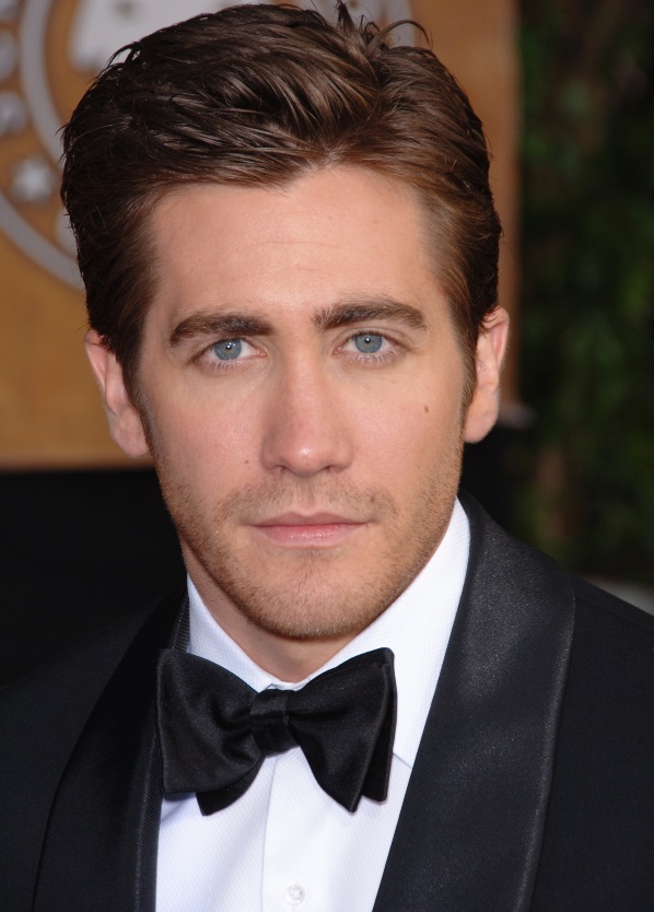 Hollywood Spotlight: Jake Gyllenhaal #bevhillsmag #beverlyhillsmagazine #beverlyhills #celebrities #moviestars #hollywoodspotlight #celebrityspotlight #jakegyllenhaal #hollywoodspotlight