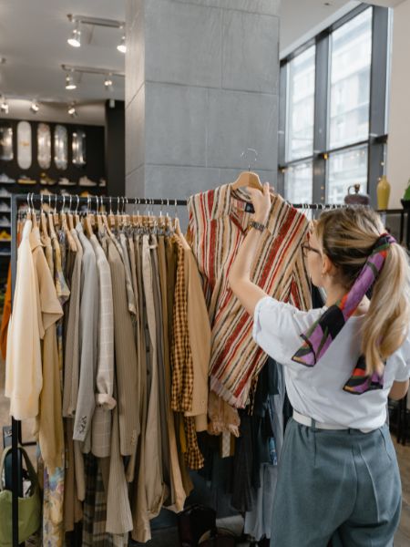 Fashion Marketing Strategy: 5 Ways to Successfully Growing Your Brand #beverlyhills #beverlyhillsmagazine #fashionmarketing #marketingchannels #influencermarketing #emailmarketing #socialmediamarketing