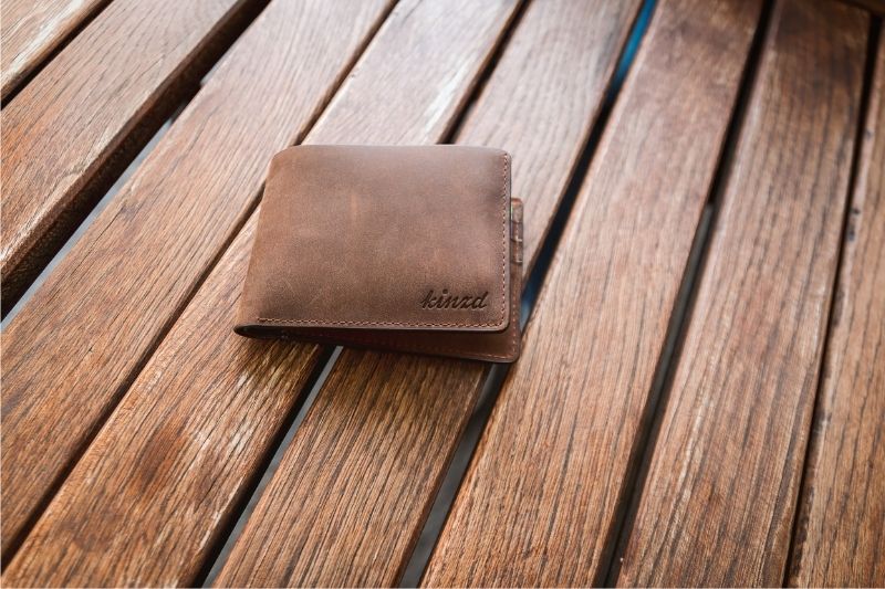 Finding The Best Custom Wallets #beverlyhills #beverlyhillsmagazine #bevhillsmag #bestcustomwallets #genuineleather #exquisitewallet #customwallet