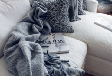 Five Must-Have Items for a Cozy Home #beverlyhills #beverlyhillsmagazine #cozyhomes #plushpillows #intelligentdevices #cozylivingexperience