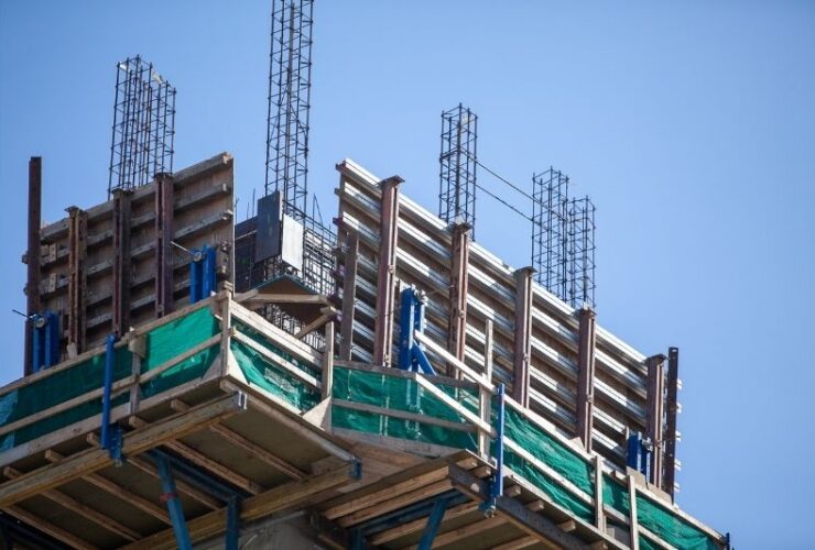 Formwork vs Falsework: Differences Explained #beverlyhills #beverlyhillsmagazine #bevhillsmag #formworkandfalsework #constructioncompany #building #structure