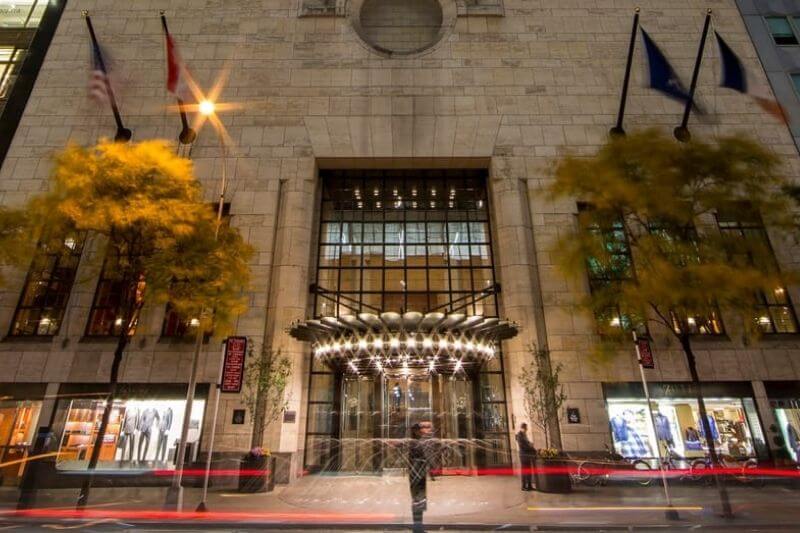 Four Seasons Hotel New York Downtown: #beverlyhills #beverlyhillsmagazine #bevhillsmag #fourseasonshotel #fourseasonsnewyork #hotelsinnewyork #luxuryhotels #vacationhotels #manhattanhotels #holiday #bucketlist
