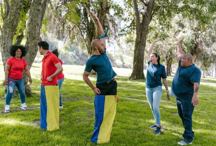Fun Team Building Ideas That Might Interest You #beverlyhills #beverlyhillsmagazine #teambuildingprograms #onlineplatform #outdooractivities #virtualteams