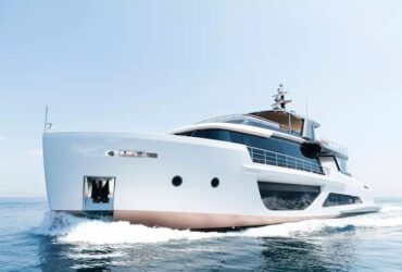 102' Alpha 2024 #yachts #luxurycharteryachts #bevhillsmag #beverlyhillsmagazine #beverlyhills