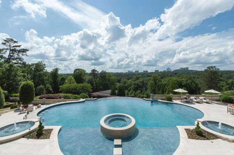 Enchanting Atlanta, Georgia Mega Mansion $25,000,000 #beverlyhills #beverlyhillsmagazine #luxury #realestate #homesforsale #marbella #spain #dreamhomes #beverlyhills #bevhillsmag #beverlyhillsmagazine